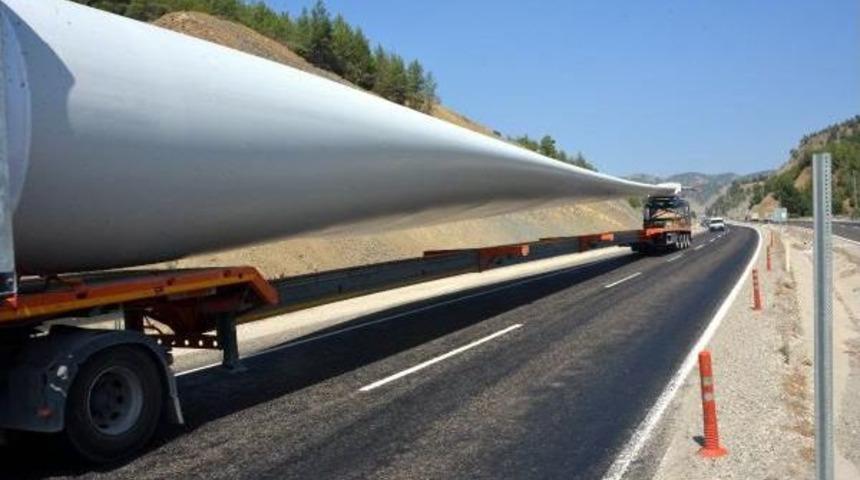 Tır'larla Taşınan Res T&uuml;rbin Pervanaleri 4 G&uuml;nde G&ouml;t&uuml;r&uuml;lebildi