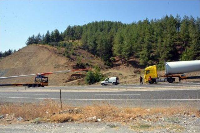 Tır'larla Taşınan Res Türbin Pervanaleri 4 Günde Götürülebildi