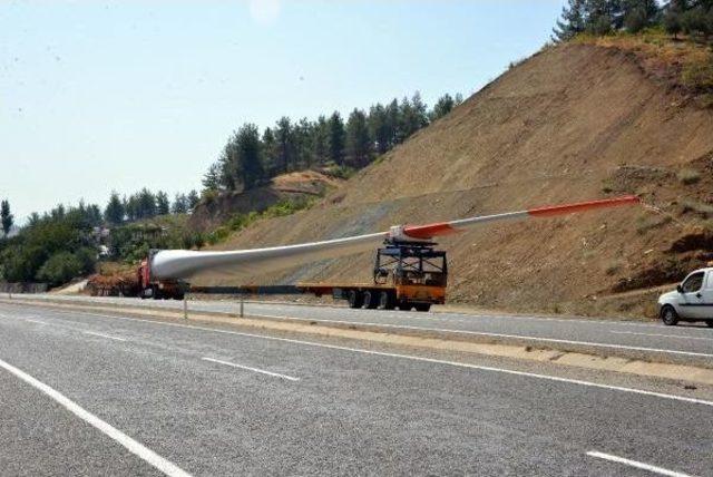 Tır'larla Taşınan Res Türbin Pervanaleri 4 Günde Götürülebildi