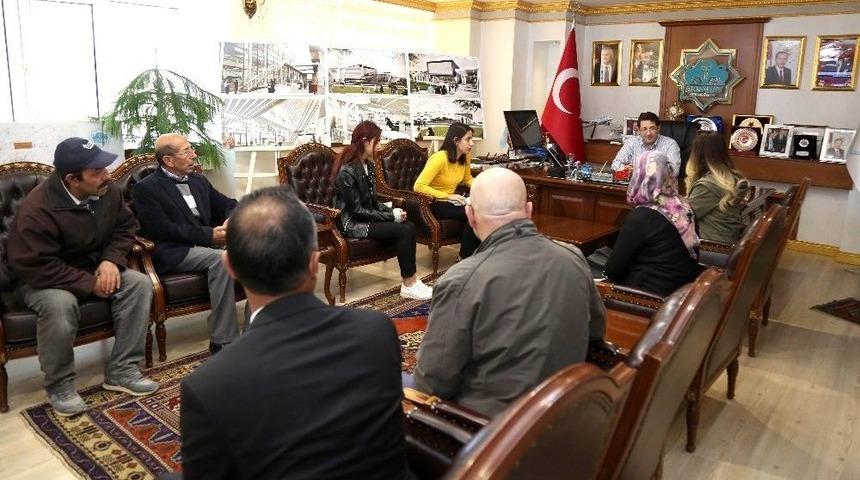 Başkan Yazgı, Halk G&uuml;n&uuml;&rsquo;nde Vatandaşın Sorununu Dinledi