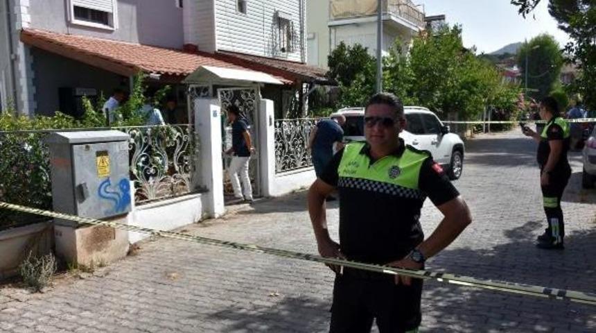 Lise &Ouml;ğrencisi, Babasını &Ccedil;ift Kırma T&uuml;fekle &Ouml;ld&uuml;rd&uuml;