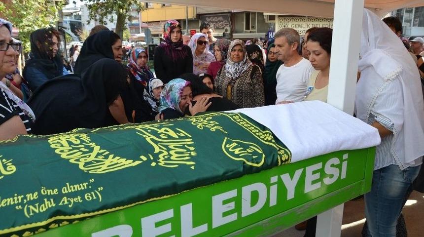 Tatilde &Ouml;len Sağlık&ccedil;ı Son Yolculuğuna Uğurlandı