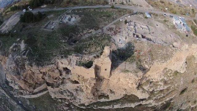 Sivillere Kapalı Mardin Kalesi’Nde Arkeolojik Kazı Yeniden Başladı