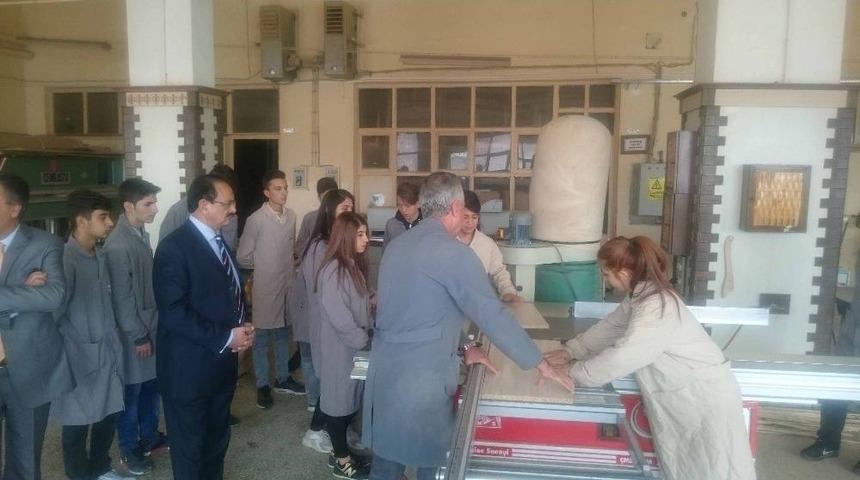 Pakistan İle Mesleki Eğitim Alanında İşbirliği Devam Ediyor