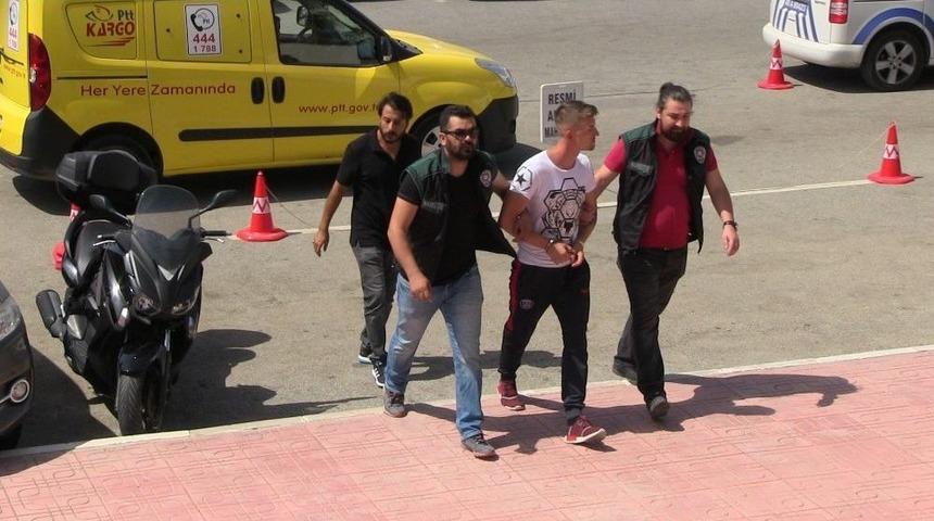 Alman Vatandaşı Uyuşturucu Kuryeliği Yaparken Yakalandı