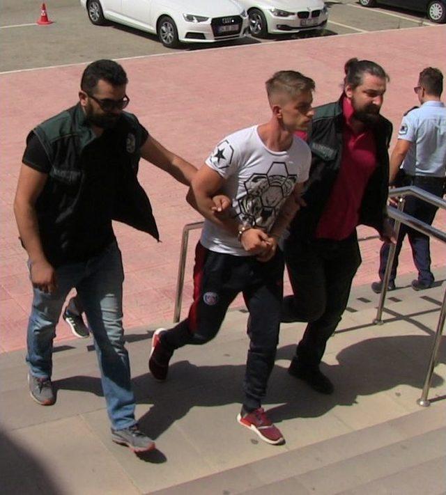 Alman Vatandaşı Uyuşturucu Kuryeliği Yaparken Yakalandı 2