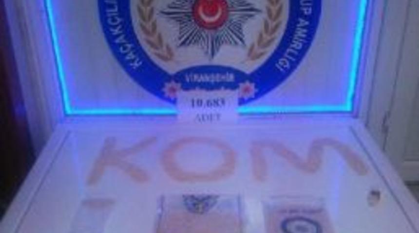 Akaryakıt Istasyonunda Uyuşturucu Haplar Ele Ge&ccedil;irildi