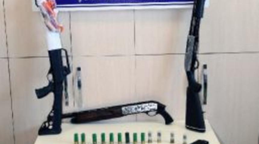 Elazığ Ve Diyarbakır'da Silah Ka&ccedil;ak&ccedil;ılığı Operasyonu: 8 G&ouml;zaltı