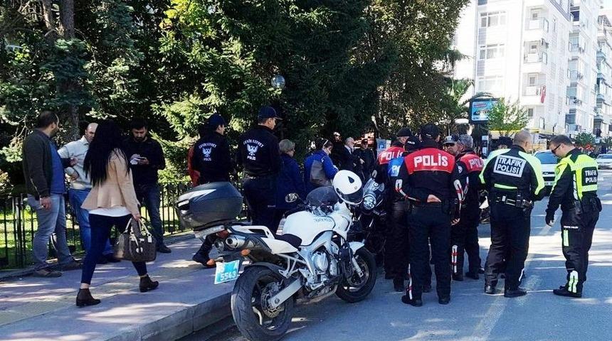 Yunus Ekibi Trafik Kazası Ge&ccedil;irdi: 1 Polis Yaralı