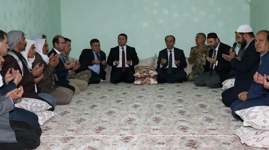 Vali Erin Viranşehir&rsquo;deki Şehit Ailesine Taziye Ziyaretinde Bulundu