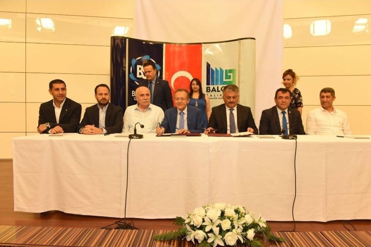 Marangozlar Sitesi İ&ccedil;in İmzalar Atıldı