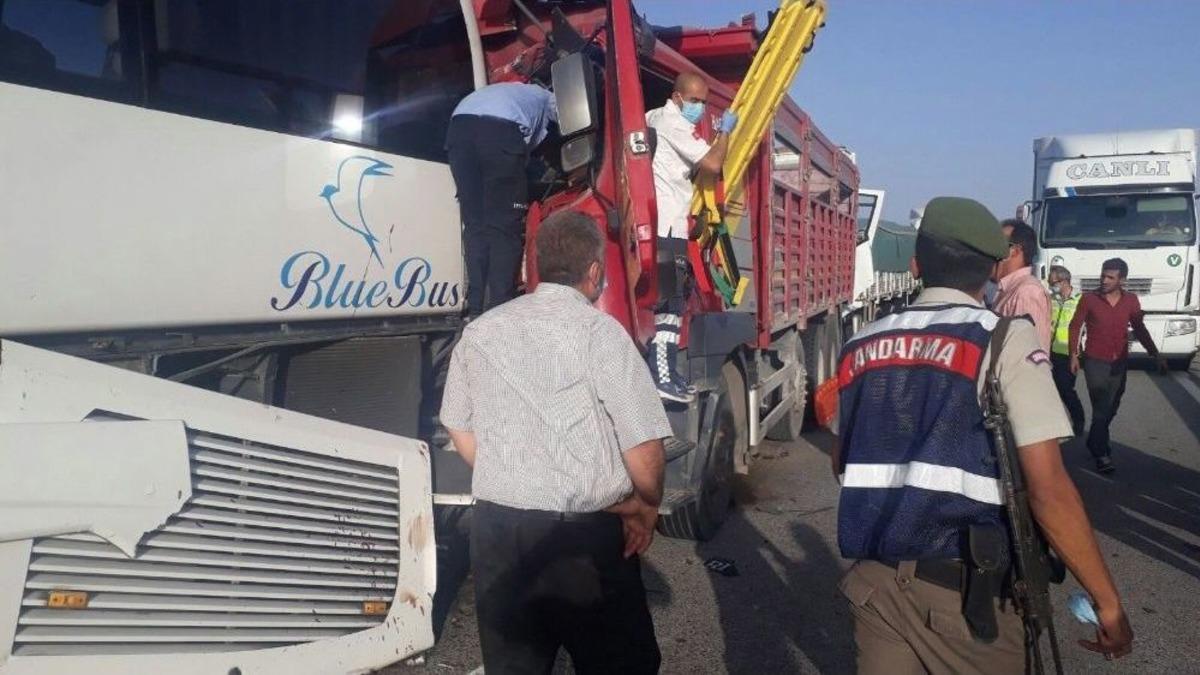 Anız Yangını Zincirleme Kazaya Neden Oldu: 34 Yaralı