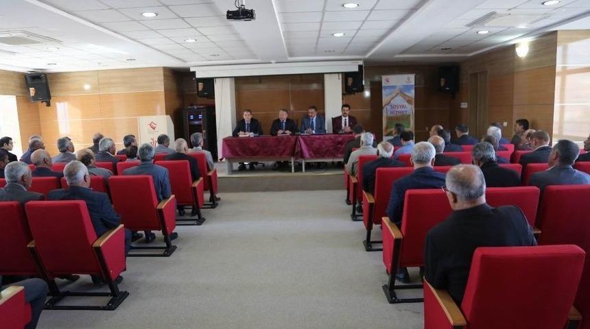 Develi&rsquo;de Muhtarlarla Ekim Ayı Toplantısı Yapıldı