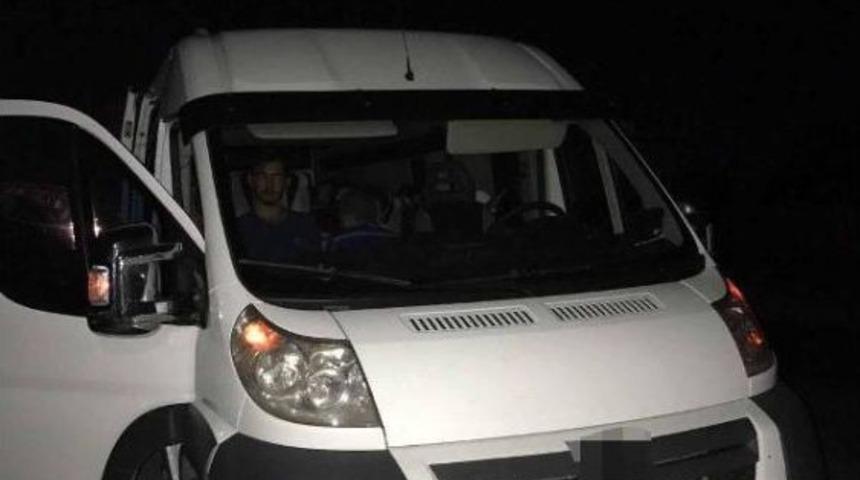 Okul Servisine Ka&ccedil;ak G&ouml;&ccedil;men Operasyonu...