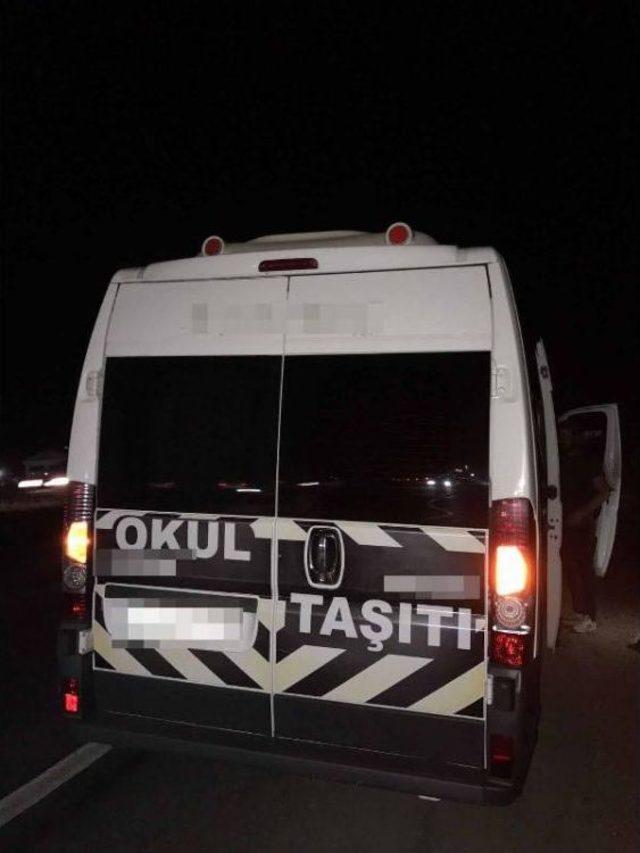 Okul Servisine Ka&ccedil;ak G&ouml;&ccedil;men Operasyonu... 2