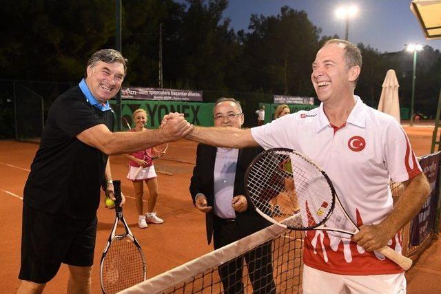 Konyaaltı Belediyesi Tenis Turnuvası Başladı