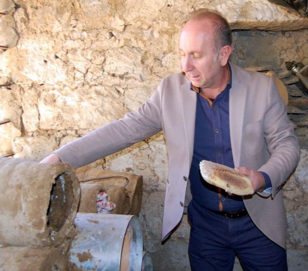 Bitlis Kara Kovan Balı D&uuml;nya &Uuml;&ccedil;&uuml;nc&uuml;s&uuml; Oldu