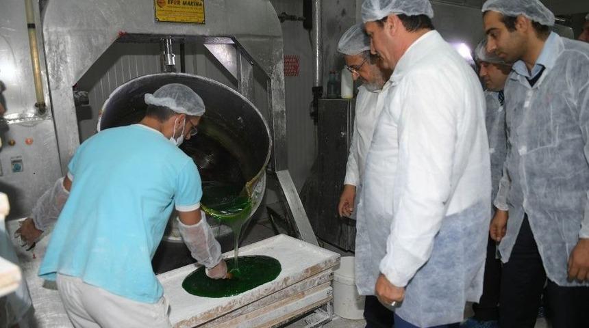 D&uuml;ndar Şekerleme Kazanının Başına Ge&ccedil;ti