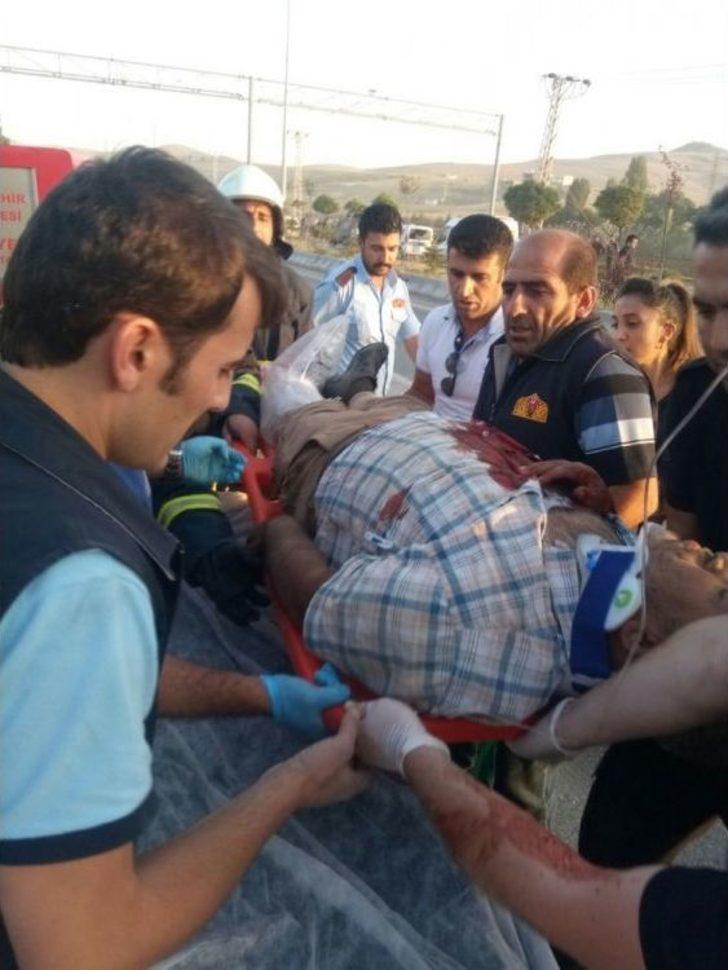 Van’da Trafik Kazası: 4 Yaralı G5