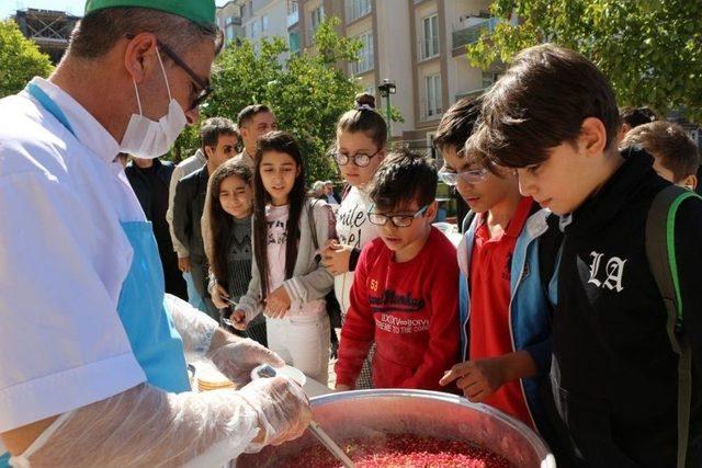 Çamlıca Okullarından Aşure Etkinliği