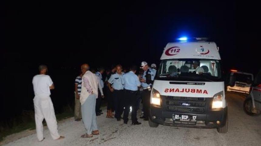 Otomobil Sulama Kanalına U&ccedil;tu; Anne &Ouml;ld&uuml;, Oğlu Yaralandı