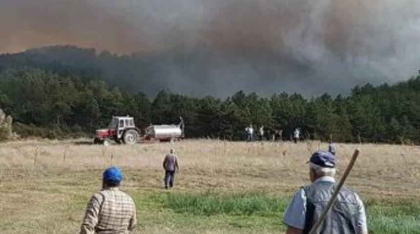 Emet&rsquo;teki Orman Yangını Kontrol Altına Alınamıyor