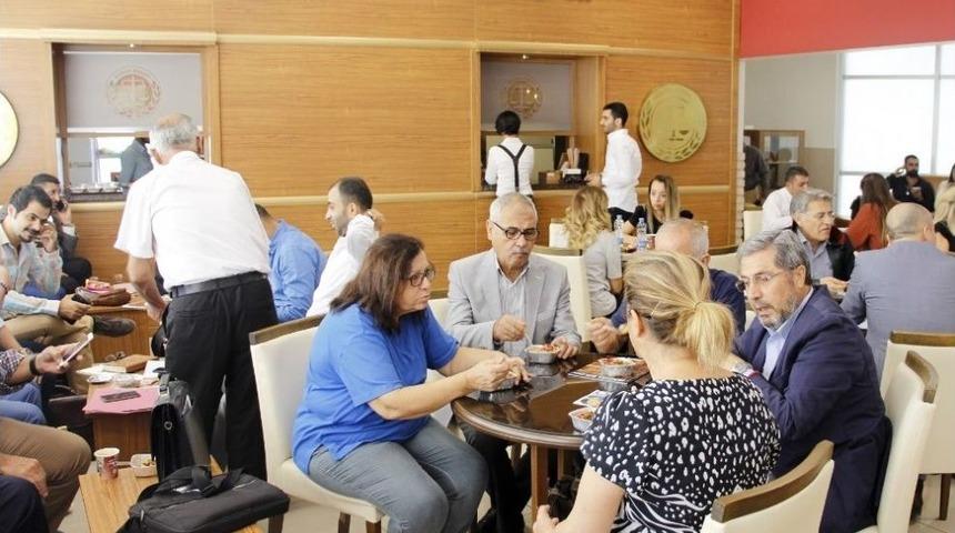 Mersin Barosu&rsquo;ndan Avukatlara Aşure İkramı