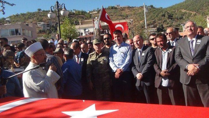 Ailesi Endişelenmesin Diye Görev Yerini Saklayan Şehit Uzman Çavuş Defnedildi G4