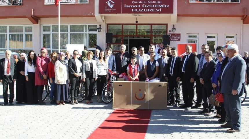 &Ccedil;ankırı&rsquo;da Şehit Ve Gazi Ailelerine Bisiklet Hediye Edildi