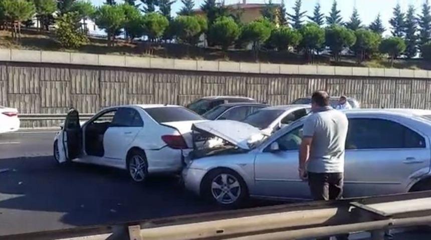 Tem Otoyolu&rsquo;nda Zincirleme Trafik Kazası