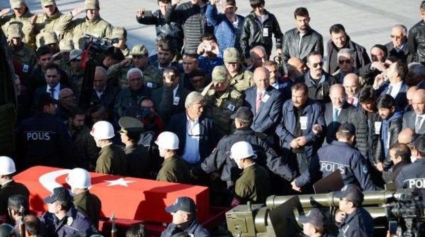 Erzurum'da Şehit Acısı (2)