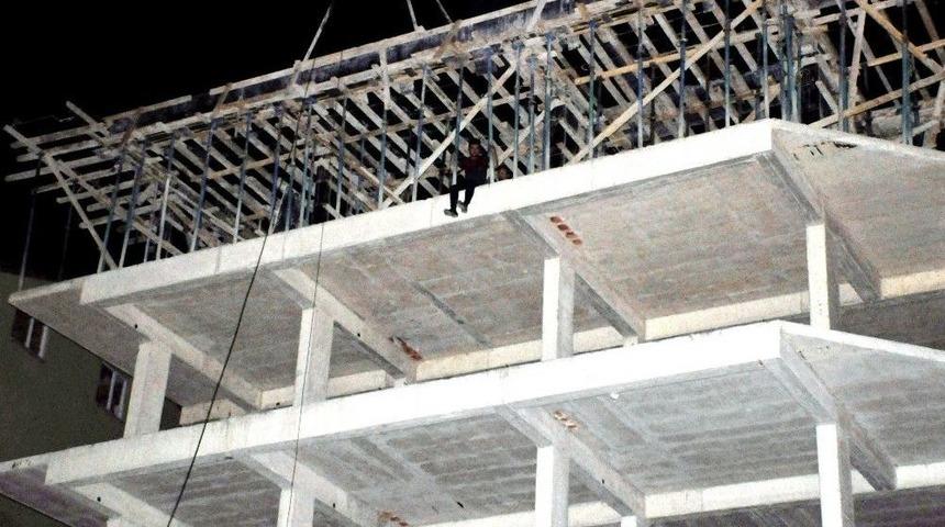 İntihar Girişiminde Bulunan Genci Polis Engelledi