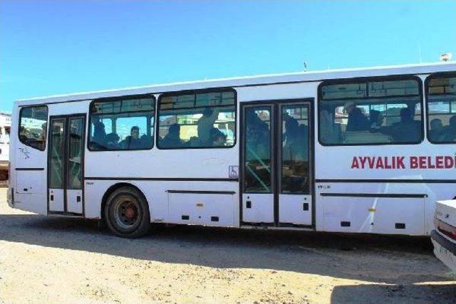 Ayvalık'ta 54 Kaçak Yakalandı