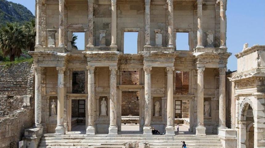 İzmir&rsquo;e &ldquo;mega M&uuml;ze&rdquo; &Ccedil;ağrısı