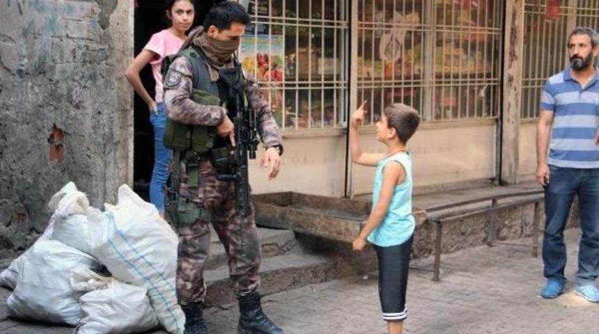 Diyarbakır'da Evin Bah&ccedil;esinde Patlama: 1 Kadın Ağır Yaralandı