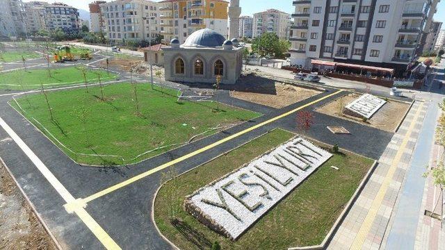 Yeşilyurt Belediye Başkanı Hacı Uğur Polat&rsquo;tan Parklara İnceleme 1