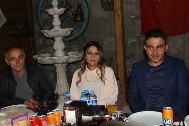 Atso Se&ccedil;imlerine Doğru 1