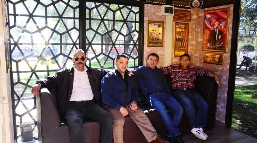 Sahile Modern Taksi Durağı