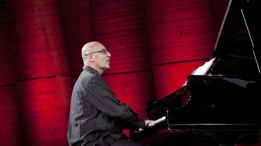 &Ccedil;ocuk Felci Hastalarına D&uuml;nyaca &Uuml;nl&uuml; Piyanistten Destek