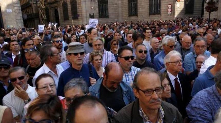 Mahkeme Referandumu Ge&ccedil;ersiz Kıldı, Katalanlar Grevde