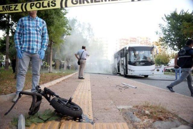 Mersin'de Polis Servis Aracına Bombalı Saldırı: 12 Polis Yaralandı (3)