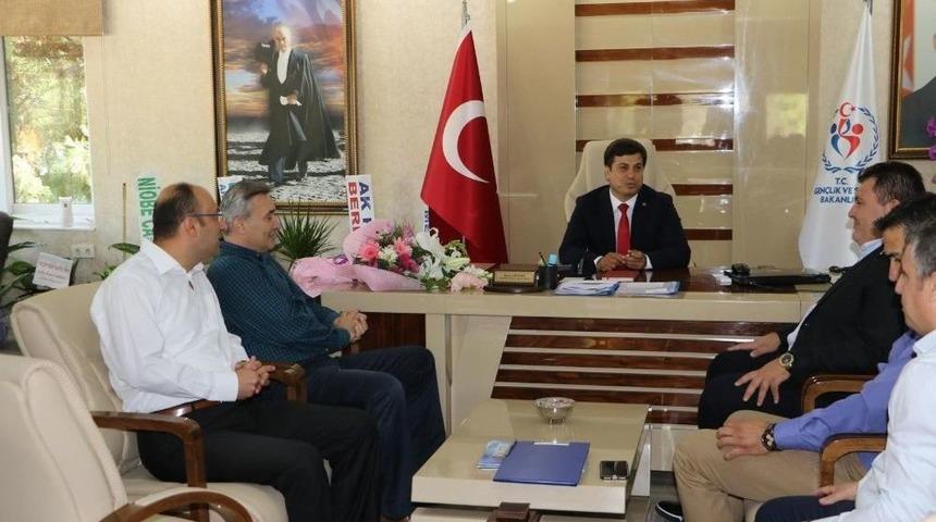 &Ouml;zt&uuml;rk, Manisa B&uuml;y&uuml;kşehir Belediyespor Y&ouml;netimini Ağırladı