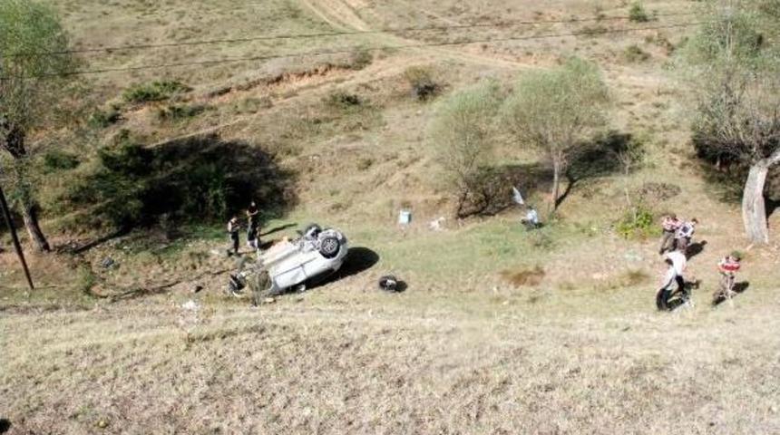 Okul Yolunda Kaza: 1 &Ouml;ğretmen &Ouml;ld&uuml;, 2 &Ouml;ğretmen Yaralı