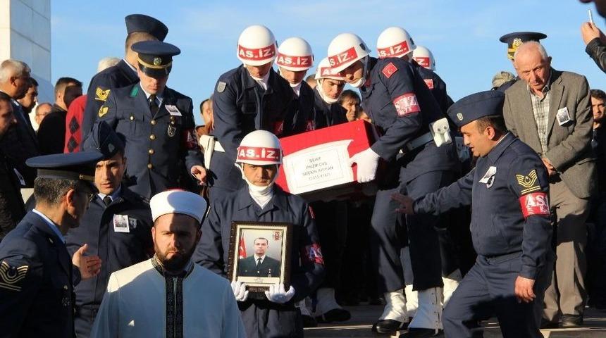 Eskişehirli Şehit Toprağa Verildi