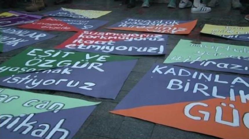 Kadınlardan M&uuml;ft&uuml;l&uuml;k Yasasına Tepki Eylemi