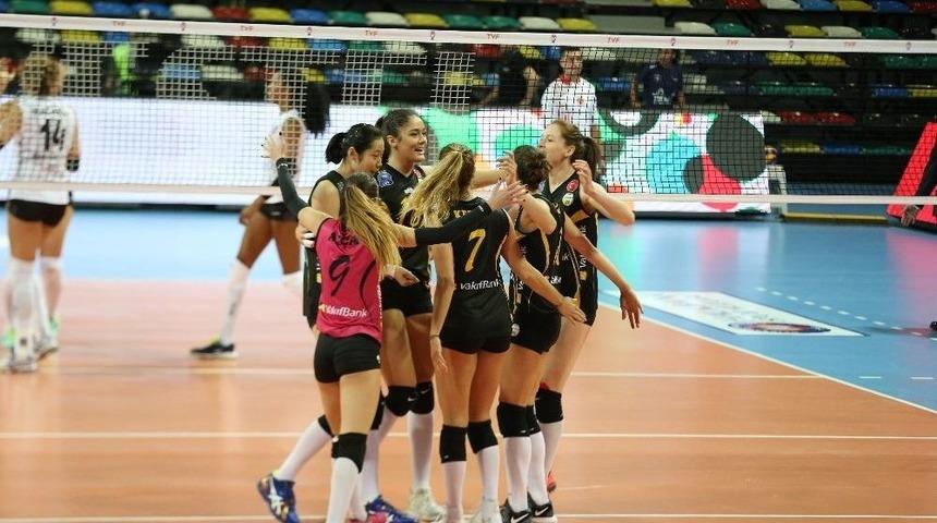Vakıfbank Lige Galibiyetle Başladı