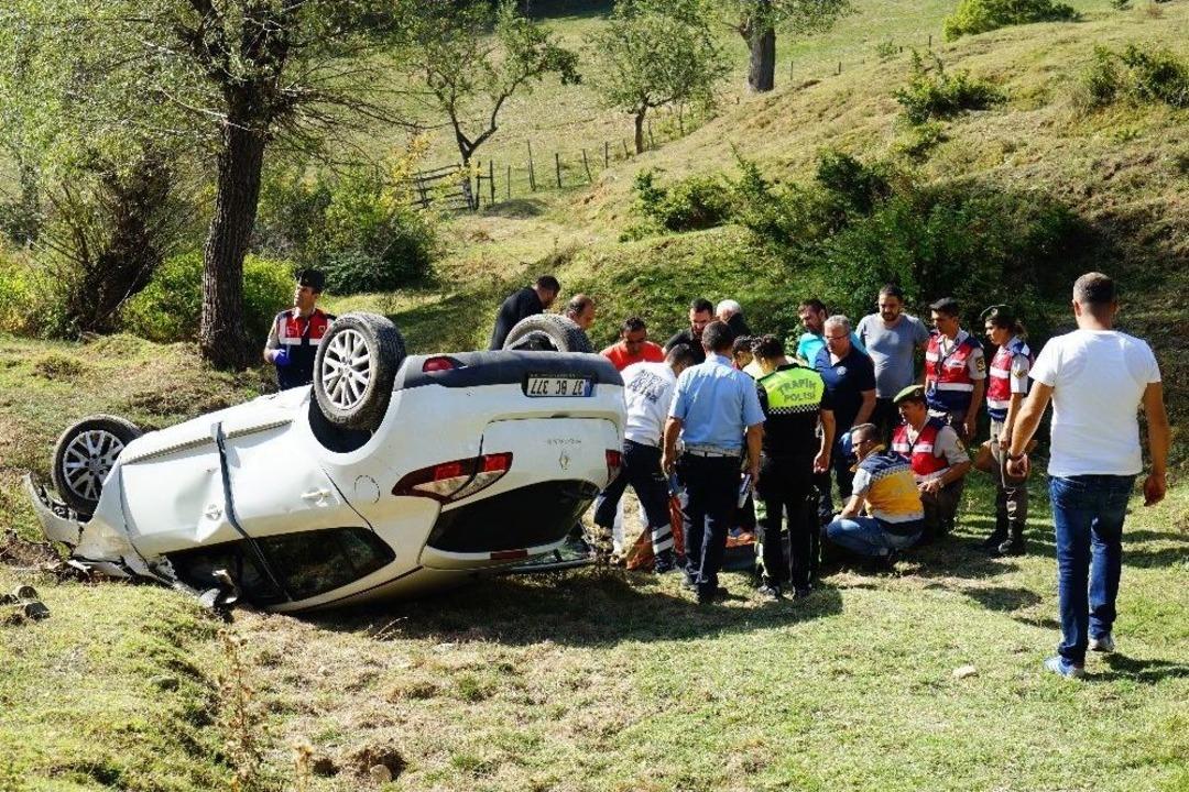 Okula Giden Kadın &Ouml;ğretmenler U&ccedil;uruma Yuvarlandı: 1 &Ouml;l&uuml;, 2 Yaralı
