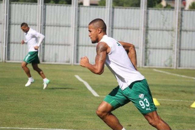 Bursaspor'da Batalla Antrenmana Çıkmadı