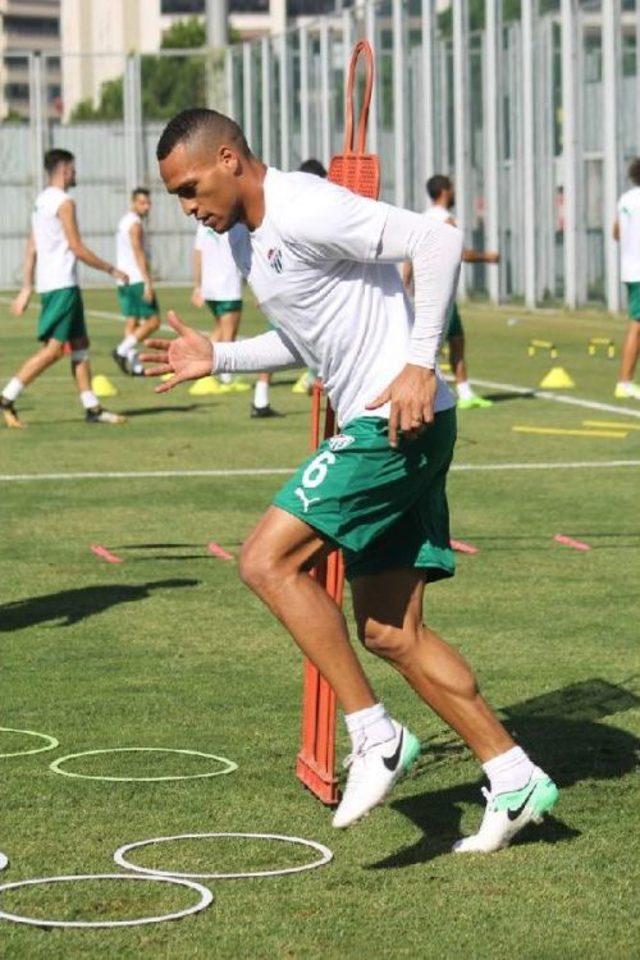 Bursaspor'da Batalla Antrenmana Çıkmadı