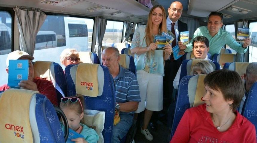 Turistlere S&uuml;rpriz Karşılama